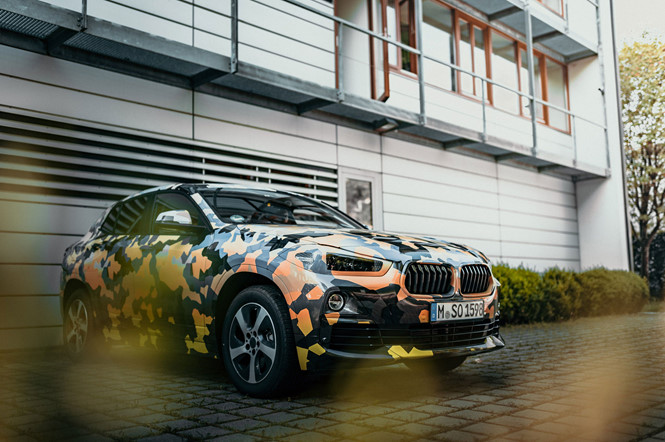 lo-dien-mau-suv-co-nho-bmw-x2-trong-lop-ao-ran-ri-truoc-ngay-ra-mat