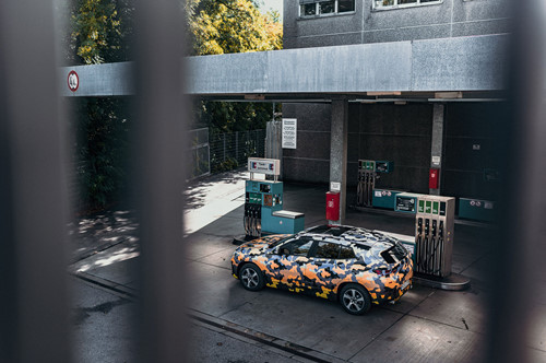 lo-dien-mau-suv-co-nho-bmw-x2-trong-lop-ao-ran-ri-truoc-ngay-ra-mat