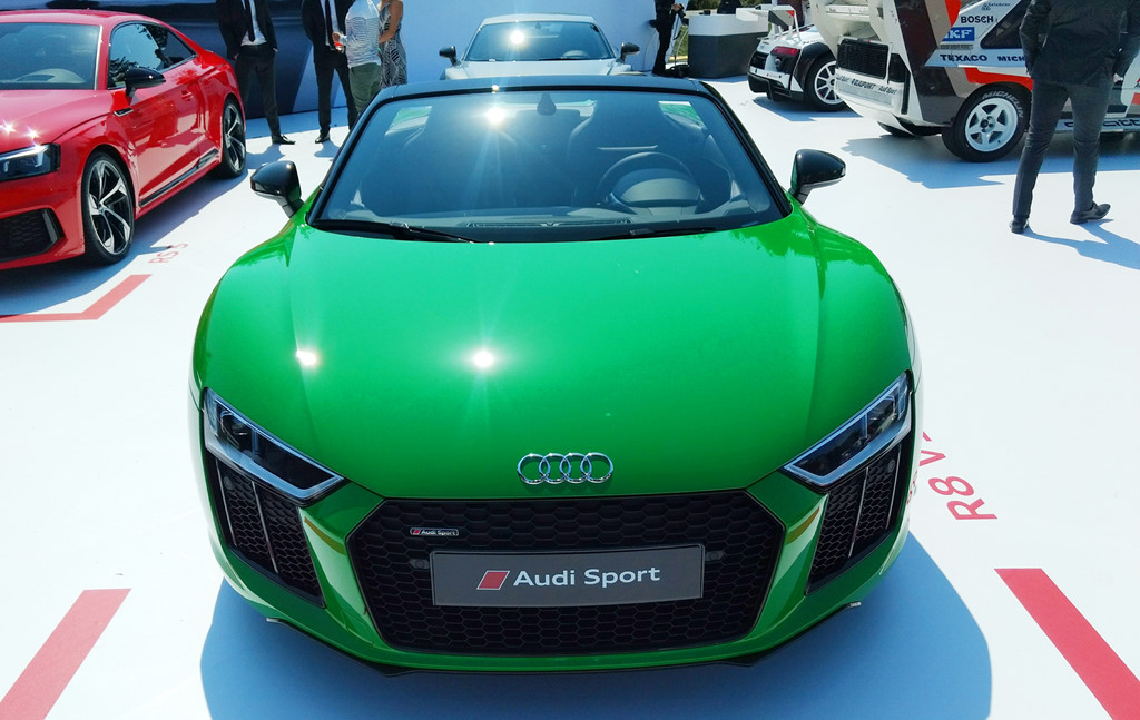 mau-mui-tran-audi-r8-v10-plus-spyder-mau-doc-xuat-hien-o-le-hoi-sieu-xe-my mau-mui-tran-audi-r8-v10-plus-spyder-mau-doc-xuat-hien-o-le-hoi-sieu-xe-my