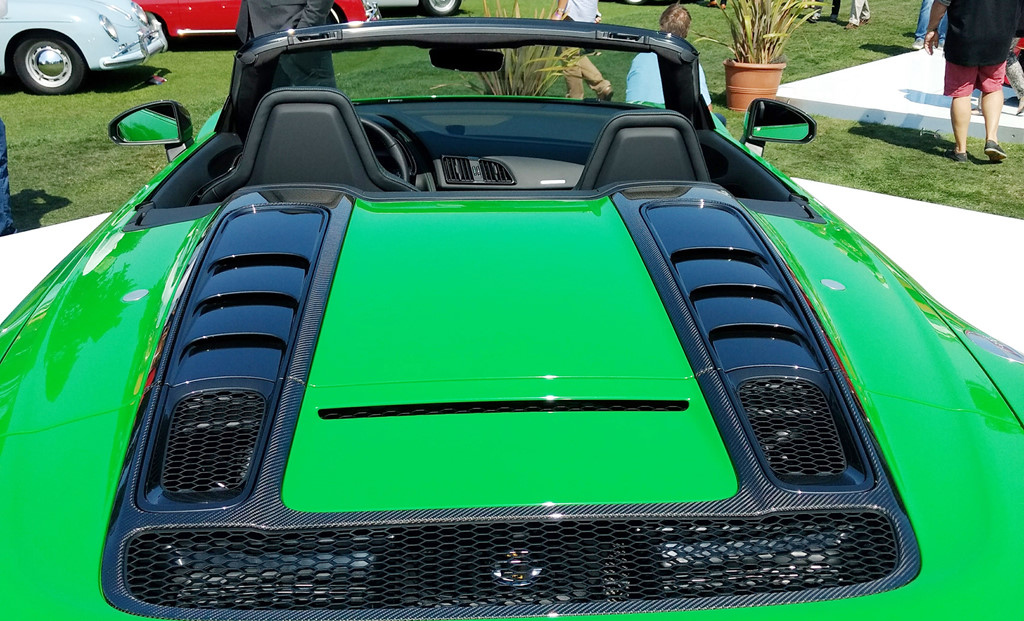 mau-mui-tran-audi-r8-v10-plus-spyder-mau-doc-xuat-hien-o-le-hoi-sieu-xe-my