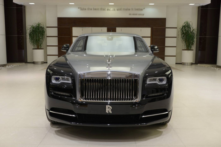 rolls-royce-wraith-ve-dep-hut-hon-cua-khong-kem-phantom-2018