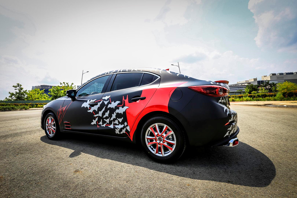 la-lam-voi-mazda-3-2017-dan-tem-batman-do-do-choi-tai-tphcm
