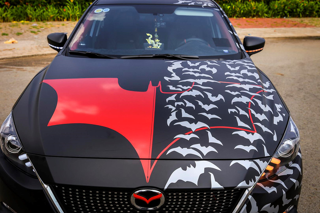 la-lam-voi-mazda-3-2017-dan-tem-batman-do-do-choi-tai-tphcm