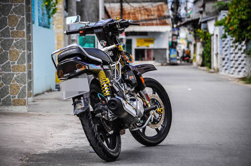 khac-la-voi-ban-honda-dream-ii-do-theo-phong-cach-the-thao