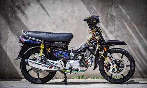 khac-la-voi-ban-honda-dream-ii-do-theo-phong-cach-the-thao