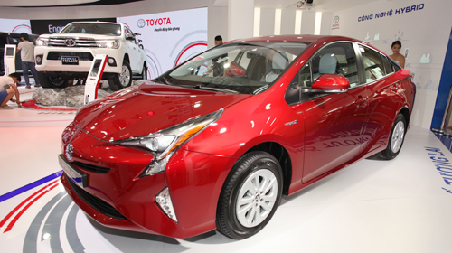 toyota-prius-vua-xuat-hien-tai-viet-nam-hap-dan-co-nao