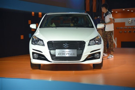 mau-xe-e-am-nhat-thi-truong-viet-suzuki-ciaz-ra-mat-phien-ban-moi-voi-ten-goi-alivio-pro