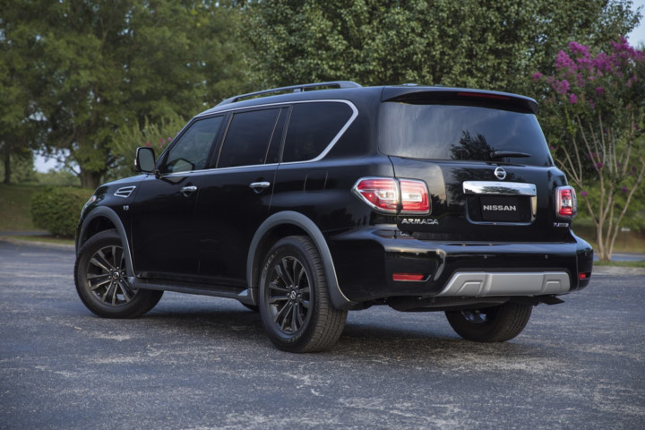 nissan-armada-2018-trinh-lang-voi-gia-hon-1-ty-dong-canh-tranh-truc-tiep-voi-toyota-sequoia