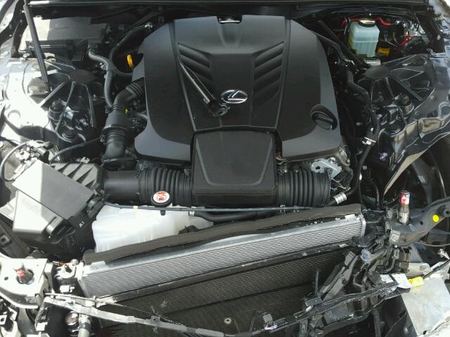 xe-sang-lexus-lc500-2018-tan-nat-sau-khi-gap-nan