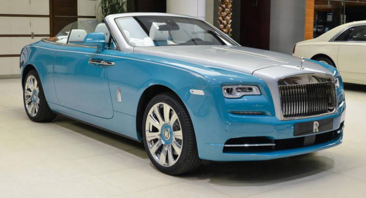 man-nhan-voi-rolls-royce-dawn-mau-xanh-ngoc-lam-doc-dao
