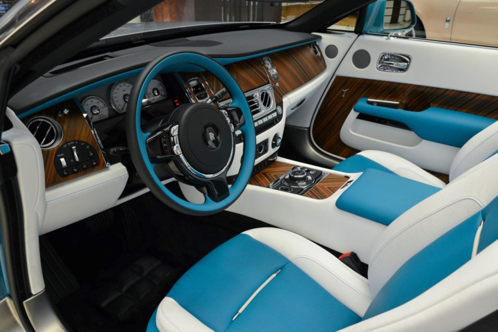 man-nhan-voi-rolls-royce-dawn-mau-xanh-ngoc-lam-doc-dao