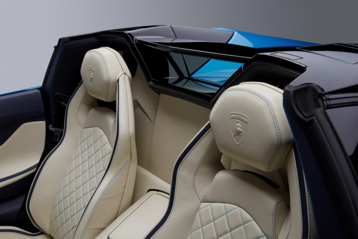 tuyet-pham-mui-tran-lamborghini-aventador-s-roadster-chinh-thuc-lo-dien-gia-tu-460247-usd