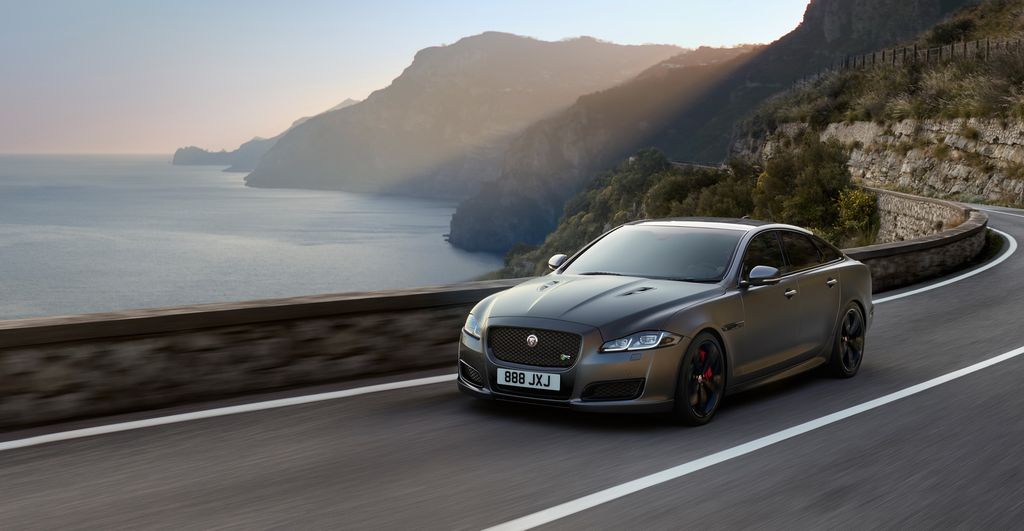 jaguar-xj-2018-chot-gia-tu-17-ty-dong-bo-sung-nhieu-nang-cap