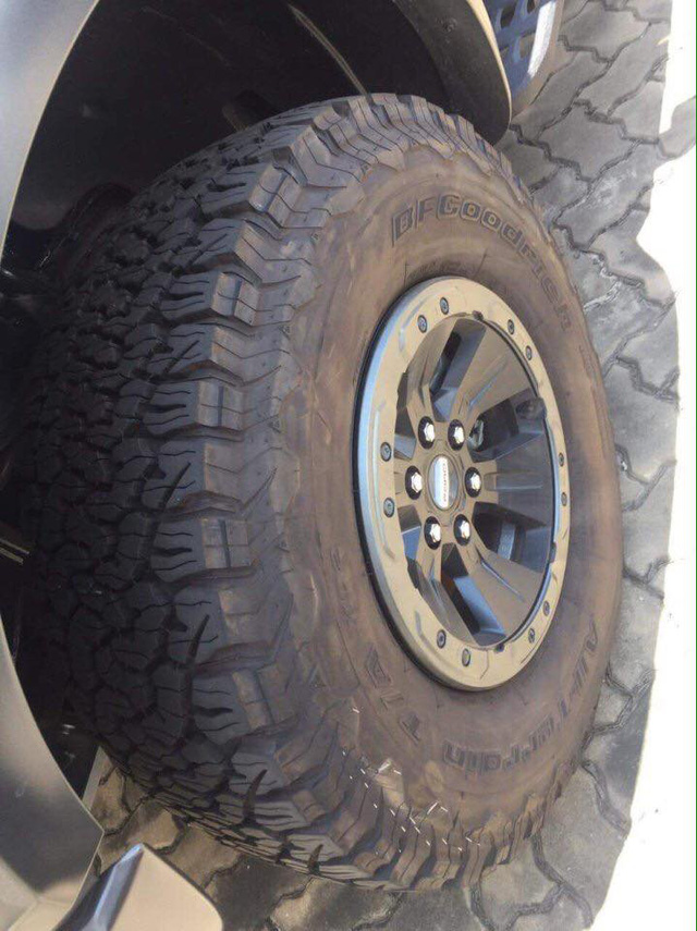 viet-nam-don-them-mot-sieu-ban-tai-ford-f-150-raptor-2017-gia-khong-duoi-4-ty-dong