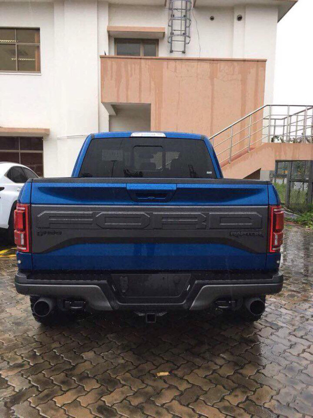 viet-nam-don-them-mot-sieu-ban-tai-ford-f-150-raptor-2017-gia-khong-duoi-4-ty-dong
