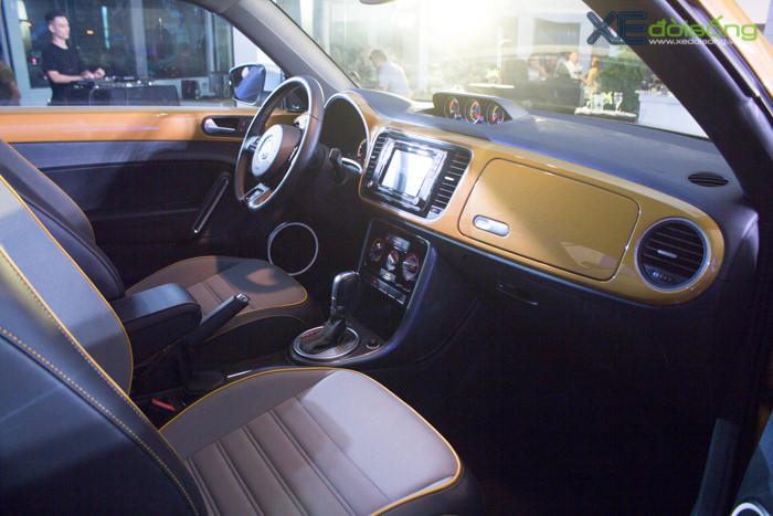 volkswagen-vua-ra-mat-beetle-va-passat-tai-viet-nam-voi-gia-hon-14-ty-dong