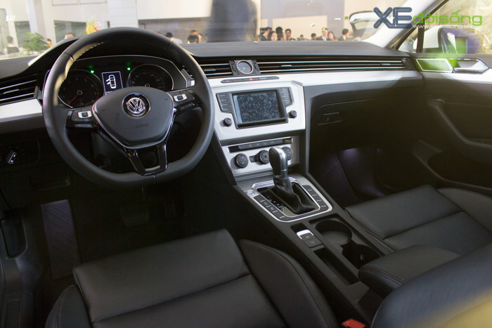 volkswagen-vua-ra-mat-beetle-va-passat-tai-viet-nam-voi-gia-hon-14-ty-dong