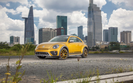volkswagen-vua-ra-mat-beetle-va-passat-tai-viet-nam-voi-gia-hon-14-ty-dong