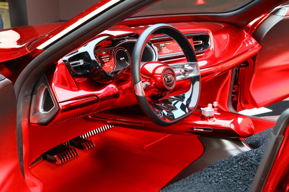 choang-truoc-ve-dep-long-lanh-cua-mau-hatchback-kia-proceed-concept