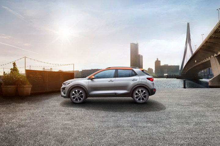 kia-chot-gia-cho-mau-suv-hang-b-stonic-2018-voi-gia-khoi-diem-tu-500-trieu-dong