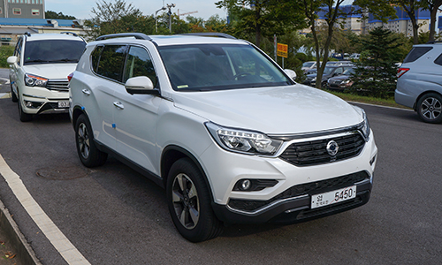 ssangyong-rexton-2017-sap-ve-viet-nam-thach-thuc-toyota-fortuner