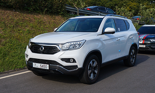 ssangyong-rexton-2017-sap-ve-viet-nam-thach-thuc-toyota-fortuner