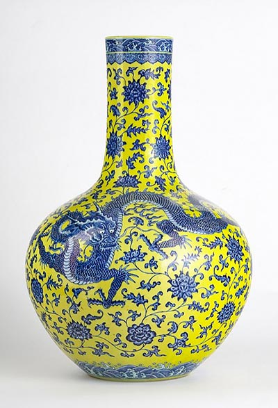 choang-binh-hoa-gom-dai-gia-tra-gia-hon-117-ty-dong