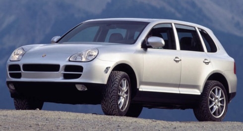 hang-loat-xe-porsche-cayenne-bi-thu-hoi-tai-my-vi-loi-ro-ri-nhien-lieu