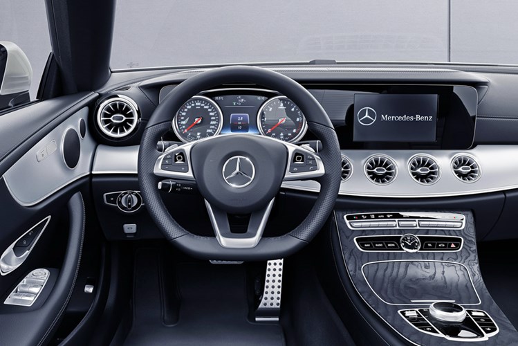 du-kien-31-ty-dong-tai-viet-nam-mercedes-benz-e-300-coupe-2018-co-gi-dac-biet