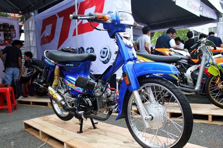 dan-choi-tphcm-manh-tay-chi-hon-100-trieu-dong-do-xe-may-honda-dream-thai-sieu-chat