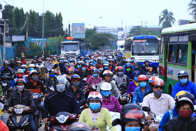 bot-tuyen-tranh-bien-hoa-nong-vi-tai-xe-tra-tien-le-qua-tram