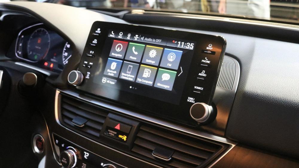 honda-accord-2018-chot-gia-tu-542-trieu-dong-co-gi-dac-biet