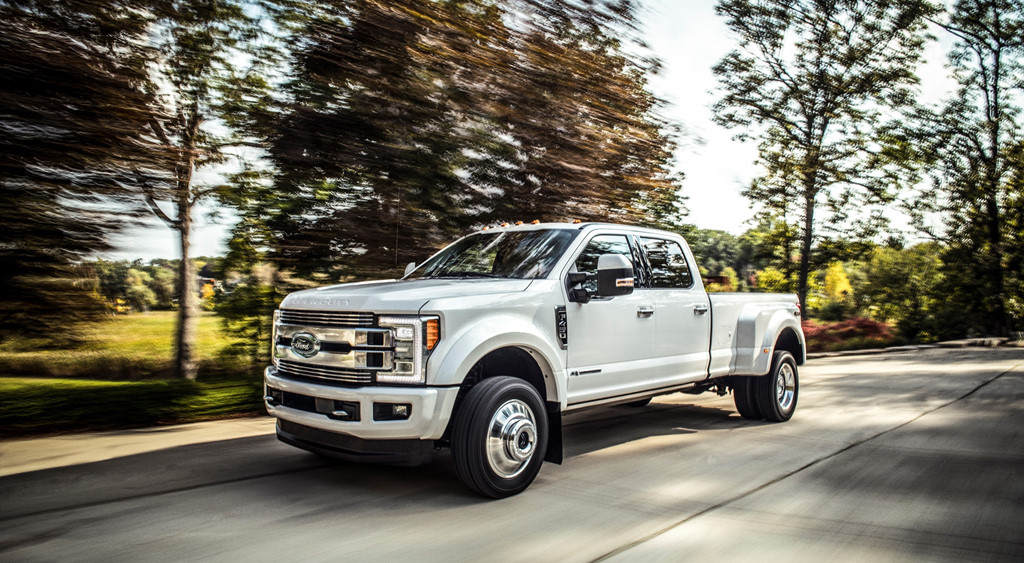 ngam-mau-xe-ban-tai-f-450-limited-2018-dep-long-lanh-gia-100000-usd-cua-ford