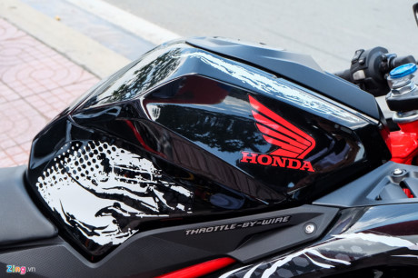 honda-cbr250rr-ban-dac-biet-gia-hon-200-trieu-dong-vua-cap-ben-viet-nam-co-gi-hay