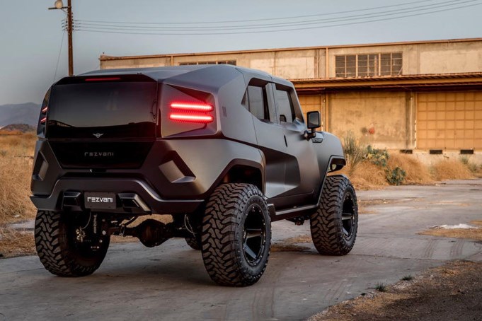 ngam-mau-suv-chien-binh-sieu-ham-ho-rezvani-tank-gia-hon-4-ty-dong