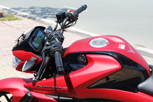 xe-con-tay-yamaha-fz150i-2017-ve-viet-nam-hon-70-trieu-dong-co-gi-hay