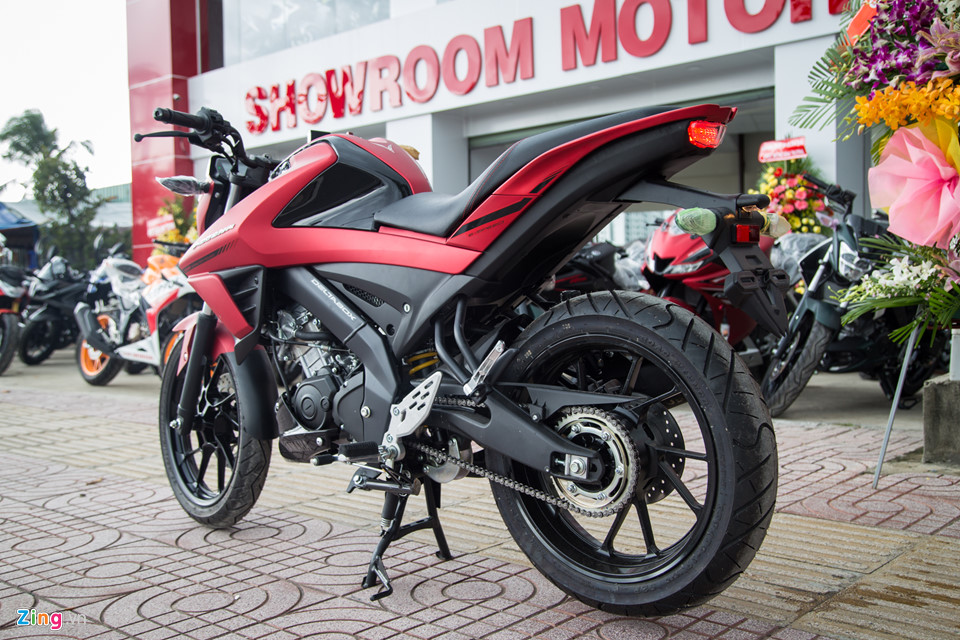 xe-con-tay-yamaha-fz150i-2017-ve-viet-nam-hon-70-trieu-dong-co-gi-hay
