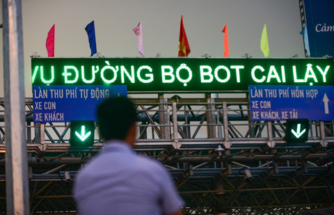sau-gan-2-thang-tam-ngung-bot-cai-lay-se-thu-phi-tro-lai-trong-thang-10-giam-30-gia-ve