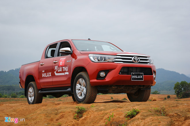 toyota-hilux-gap-kho-ca-thang-92017-chi-ban-duoc-4-chiec