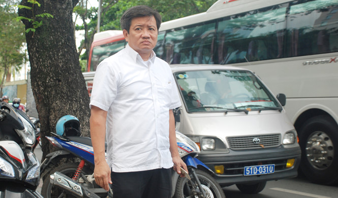 ban-hanh-quyet-dinh-bi-cho-la-troi-chan-ong-doan-ngoc-hai-ubnd-quan-1-len-tieng