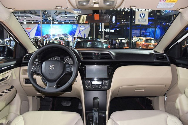 mau-sedan-sieu-re-suzuki-ciaz-2017-moi-ra-mat-gia-324-trieu-dong-co-gi-hay
