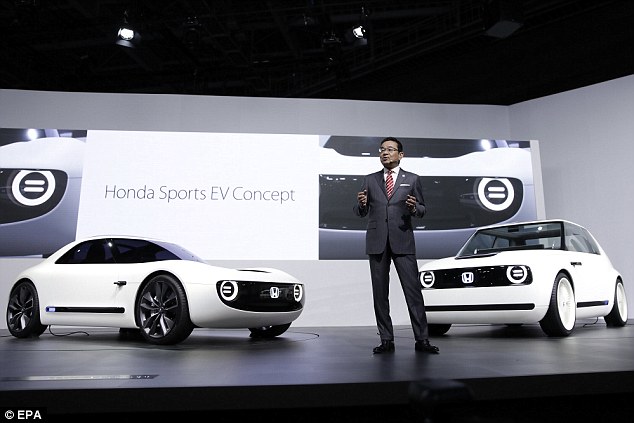 o-to-the-thao-dien-2-cho-ngoi-sports-ev-cua-honda-lo-dien-dep-co-dien