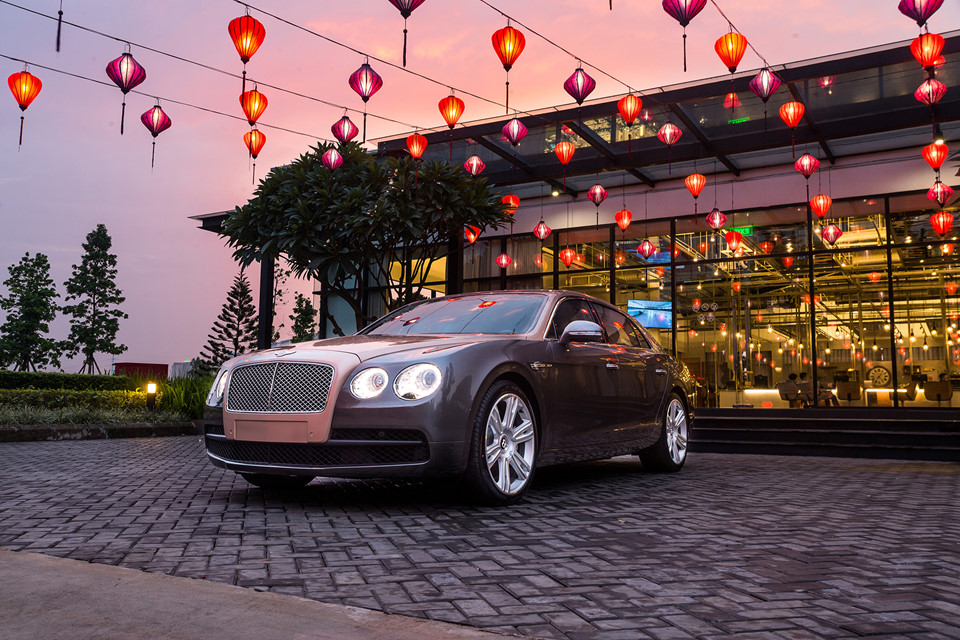 chiem-nguong-xe-sieu-sang-hang-doc-tai-viet-nam-bentley-flying-spur
