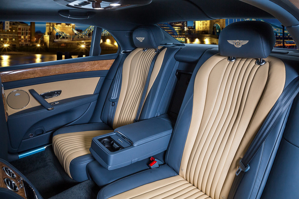 chiem-nguong-xe-sieu-sang-hang-doc-tai-viet-nam-bentley-flying-spur