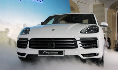 ra-mat-tai-viet-nam-voi-gia-tu-45-ty-dong-porsche-cayenne-2018-co-gi-dac-biet