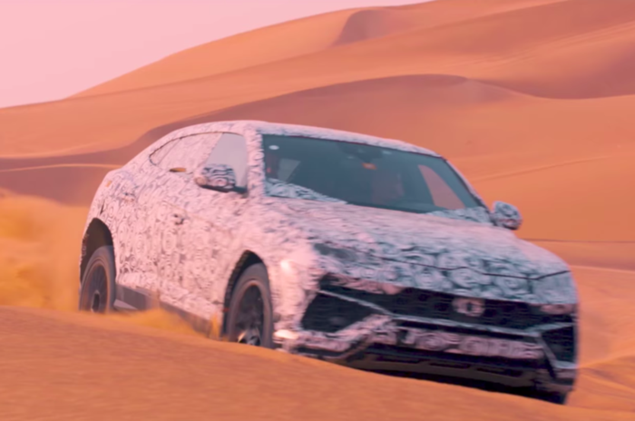 ro-ri-hinh-anh-sieu-suv-lamborghini-urus-vo-tu-chay-tren-sa-mac