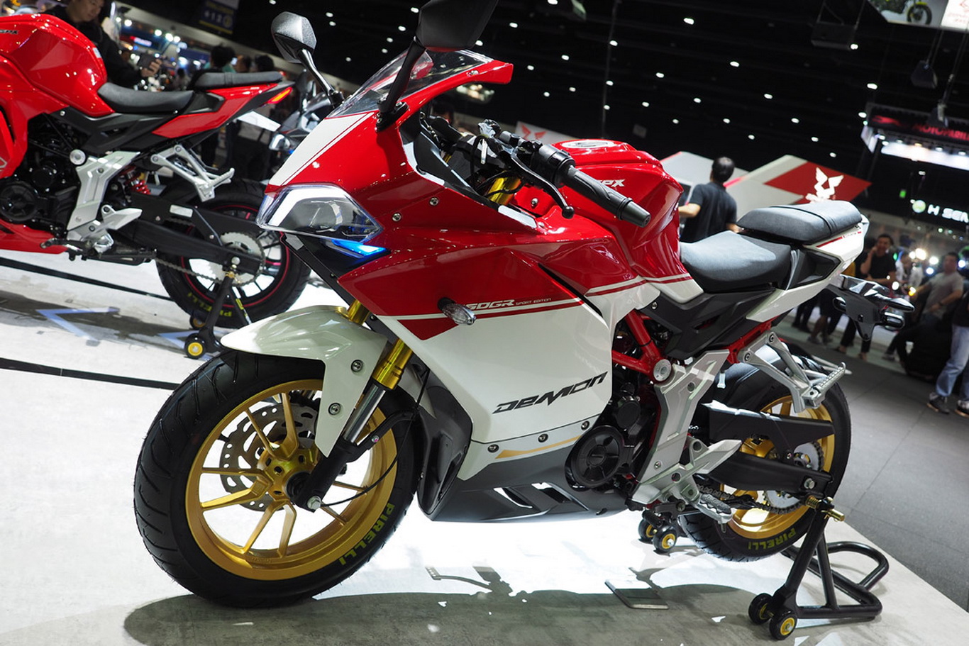 choang-mo-to-dep-nhu-ducati-tram-trieu-gia-chi-444-trieu-dong
