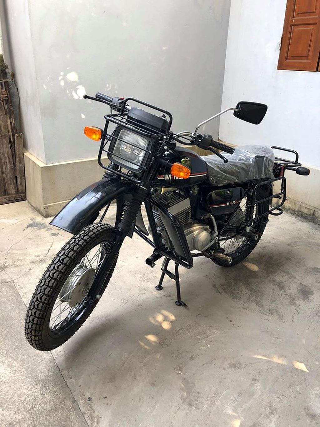 xon-xao-xe-minsk-ban-moi-rao-gia-110-trieu-dat-ngang-vespa-tai-viet-nam