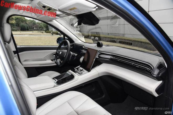 can-canh-xe-suv-dien-trung-quoc-7-cho-moi-ra-mat-dep-long-lanh