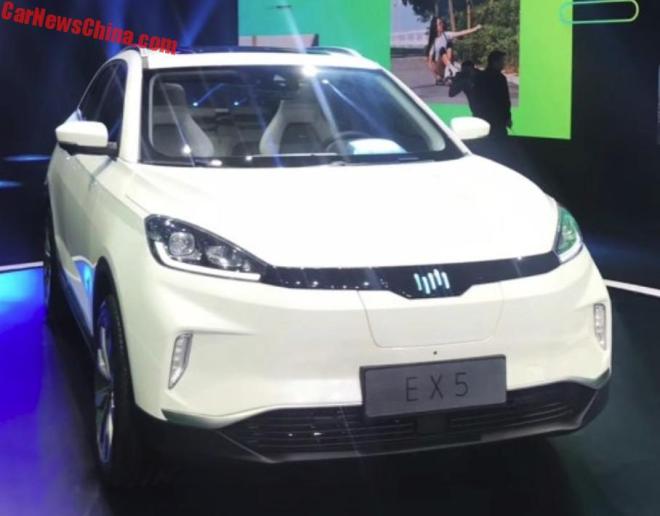 o-to-suv-dien-trung-quoc-chay-lien-tuc-600-km-vua-trinh-lang